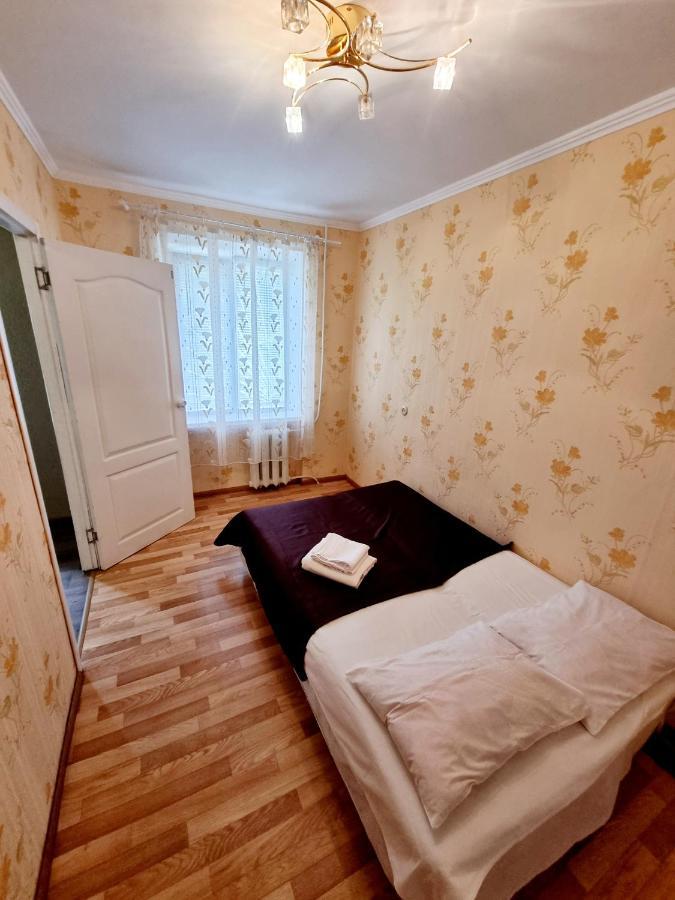 2-Кімнатна Квартира У Центрі На Олександра Поля, Шпиталь, 16Лікарня دنيبروبيتروفسك المظهر الخارجي الصورة