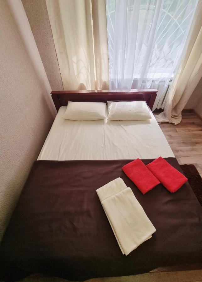 2-Кімнатна Квартира У Центрі На Олександра Поля, Шпиталь, 16Лікарня دنيبروبيتروفسك المظهر الخارجي الصورة