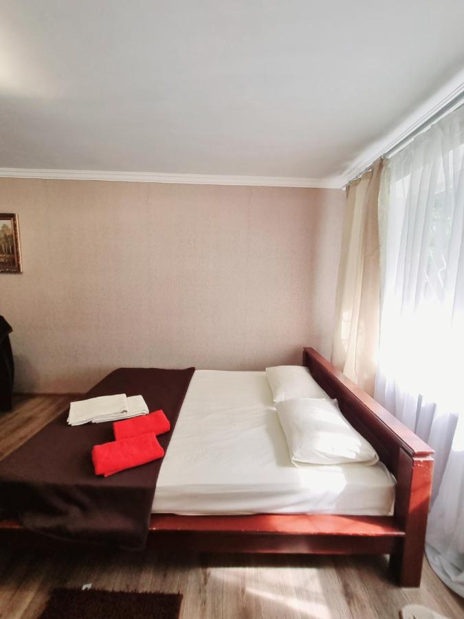 2-Кімнатна Квартира У Центрі На Олександра Поля, Шпиталь, 16Лікарня دنيبروبيتروفسك المظهر الخارجي الصورة